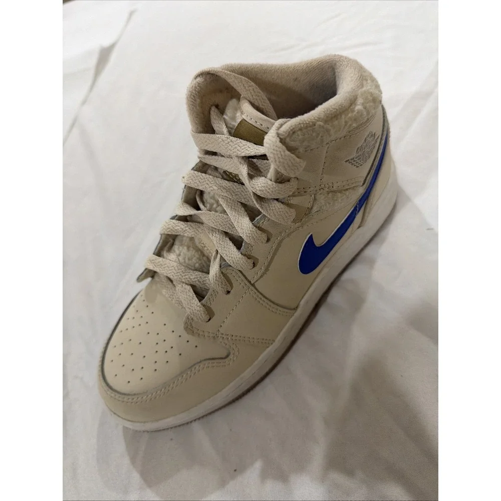 Nike Air‎ Jordan 1 Mid GS Fleece Beige Youth Size 4Y DO2207-264 - Picture 5 of 13
